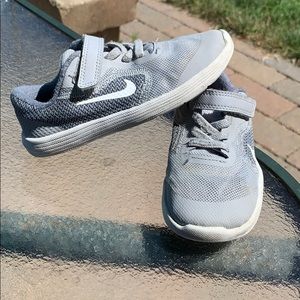 Toddler 10C Grey Nike shoes
